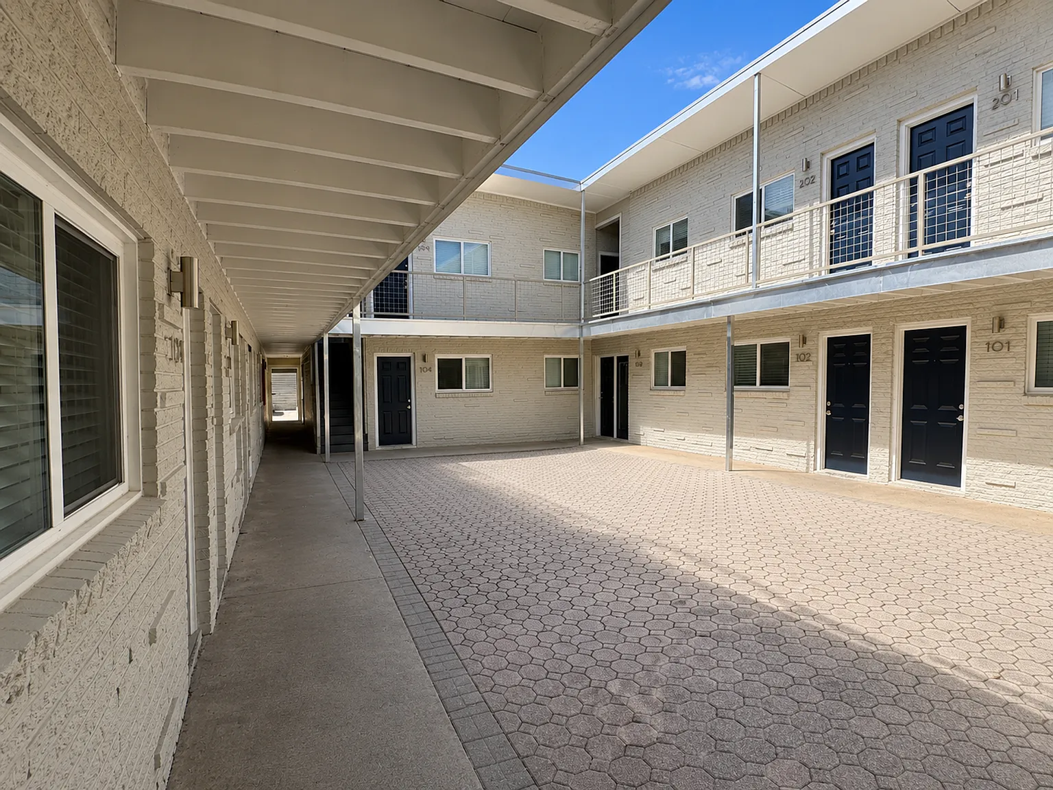 5005 San Jacinto St — Photo 3