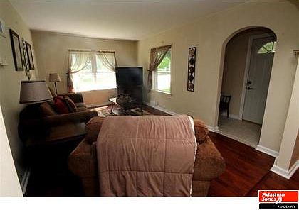 3rd image of 222 Forest St