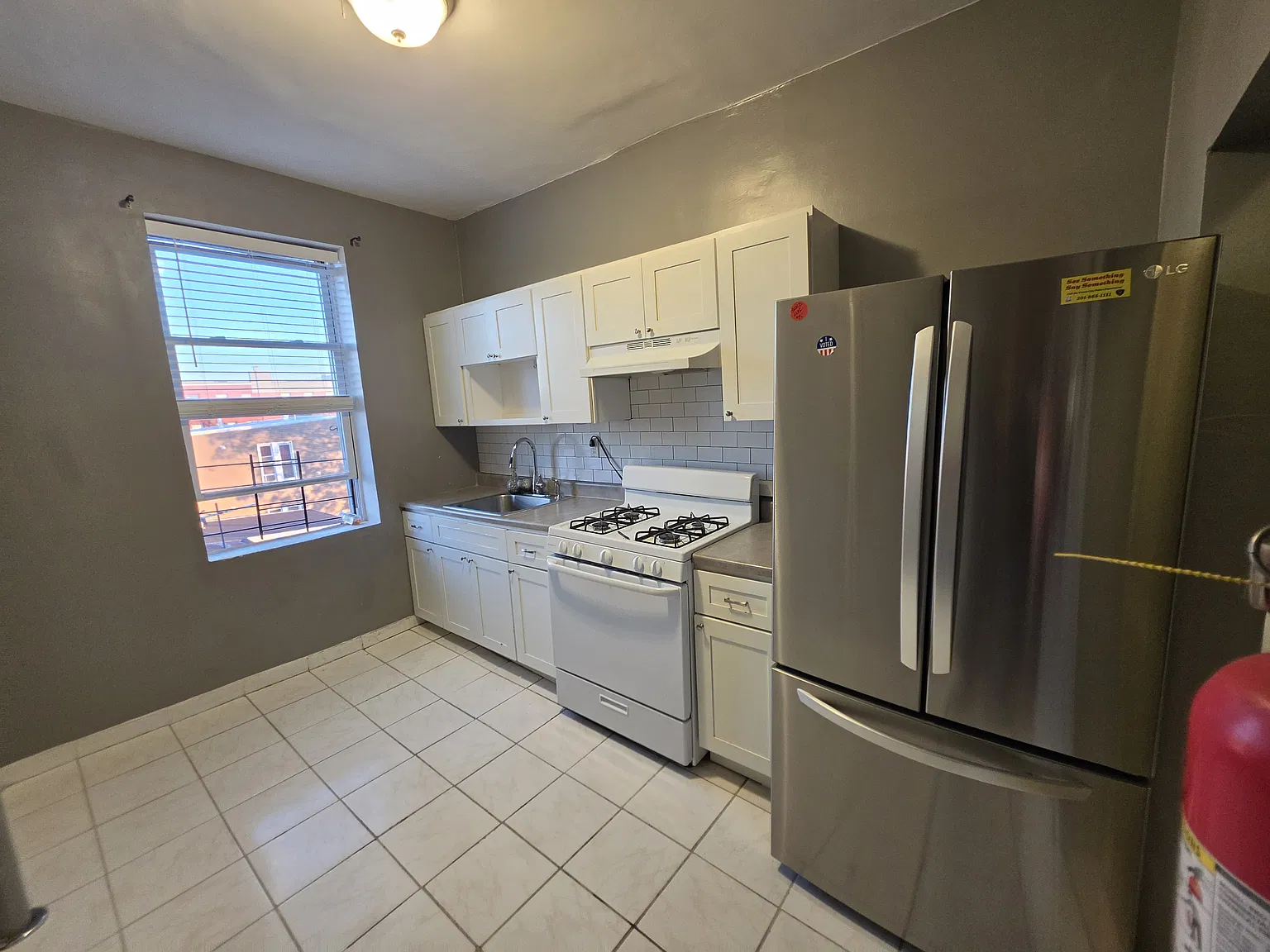 2 bed, 800 sqft, $1,900 — Photo 2