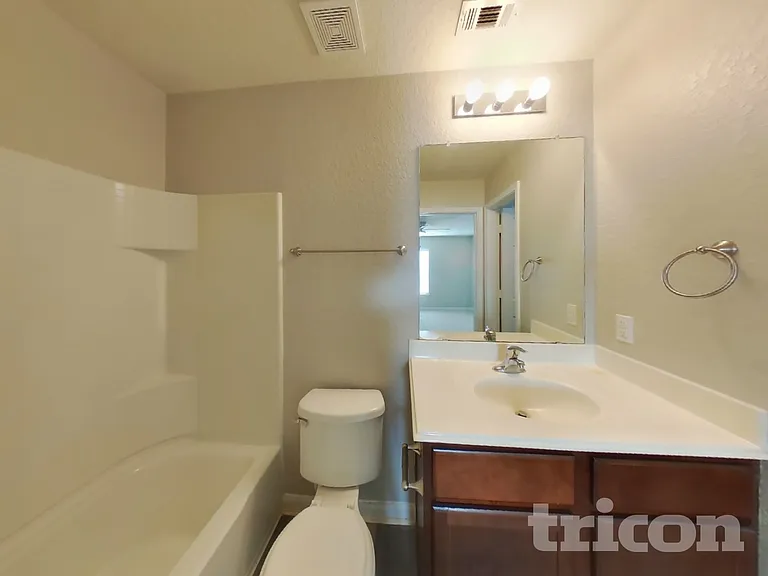 6803 Luckey Tree — Photo 9