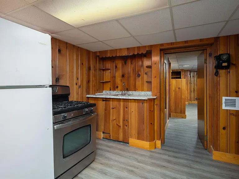 1220 Hammond Ave — Photo 14