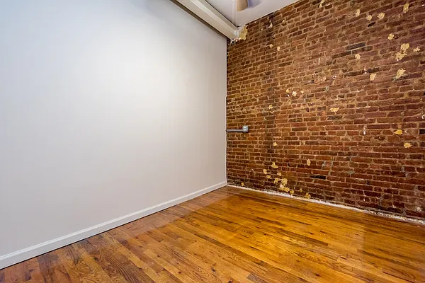 Rented by Nooklyn NYC LLC | media 8