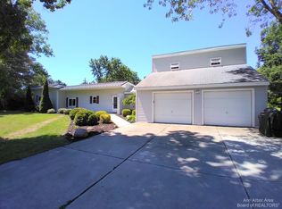 2323 Oak Grove Rd, Howell, MI 48855