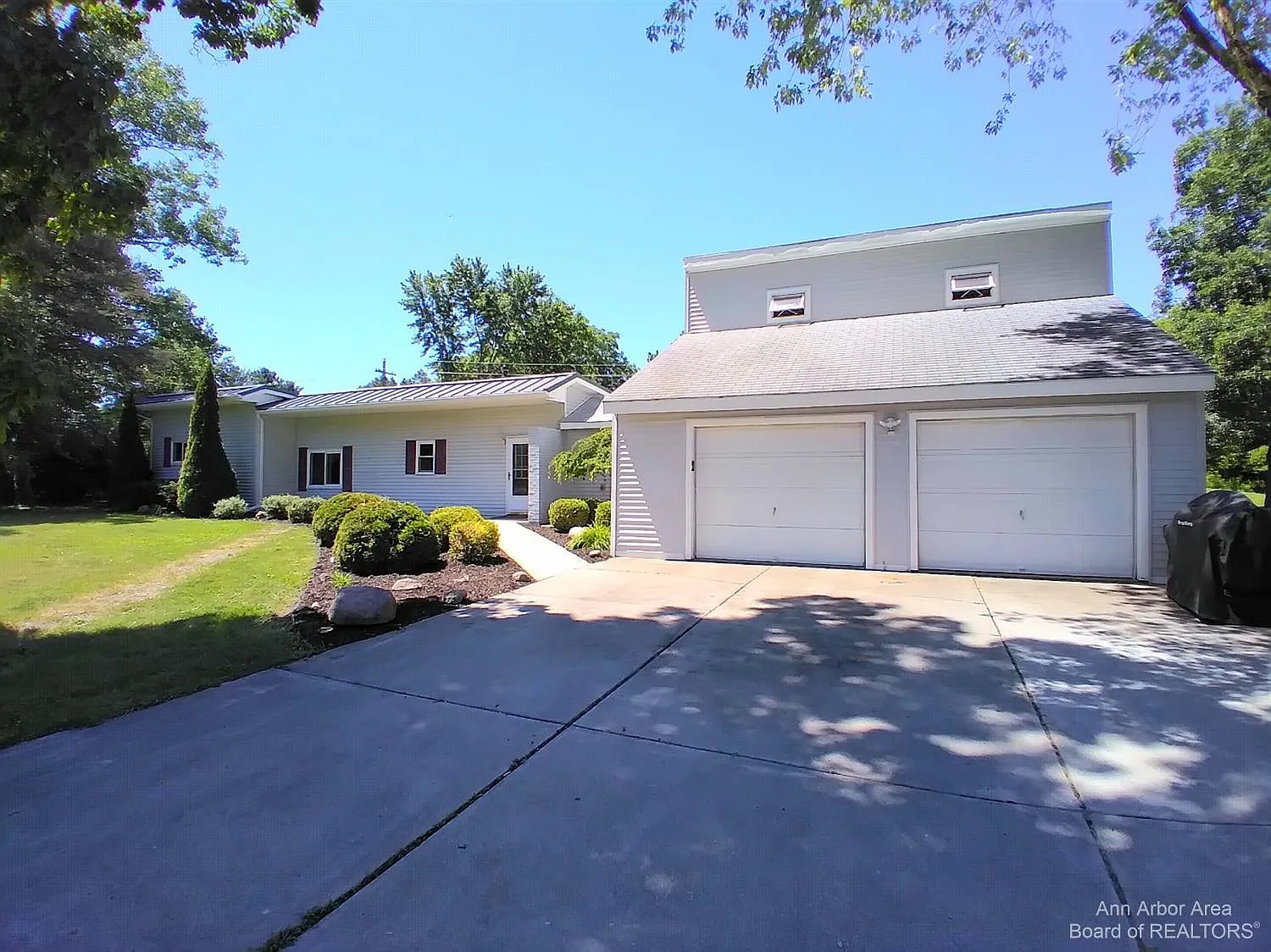 2323 Oak Grove Rd photo 1
