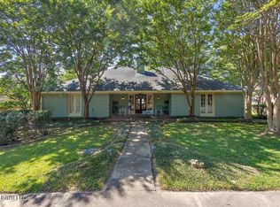 1711 Plantation Blvd, Jackson, MS 39211