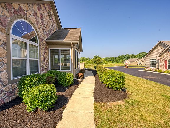 4th image of 707 Leila Ln E