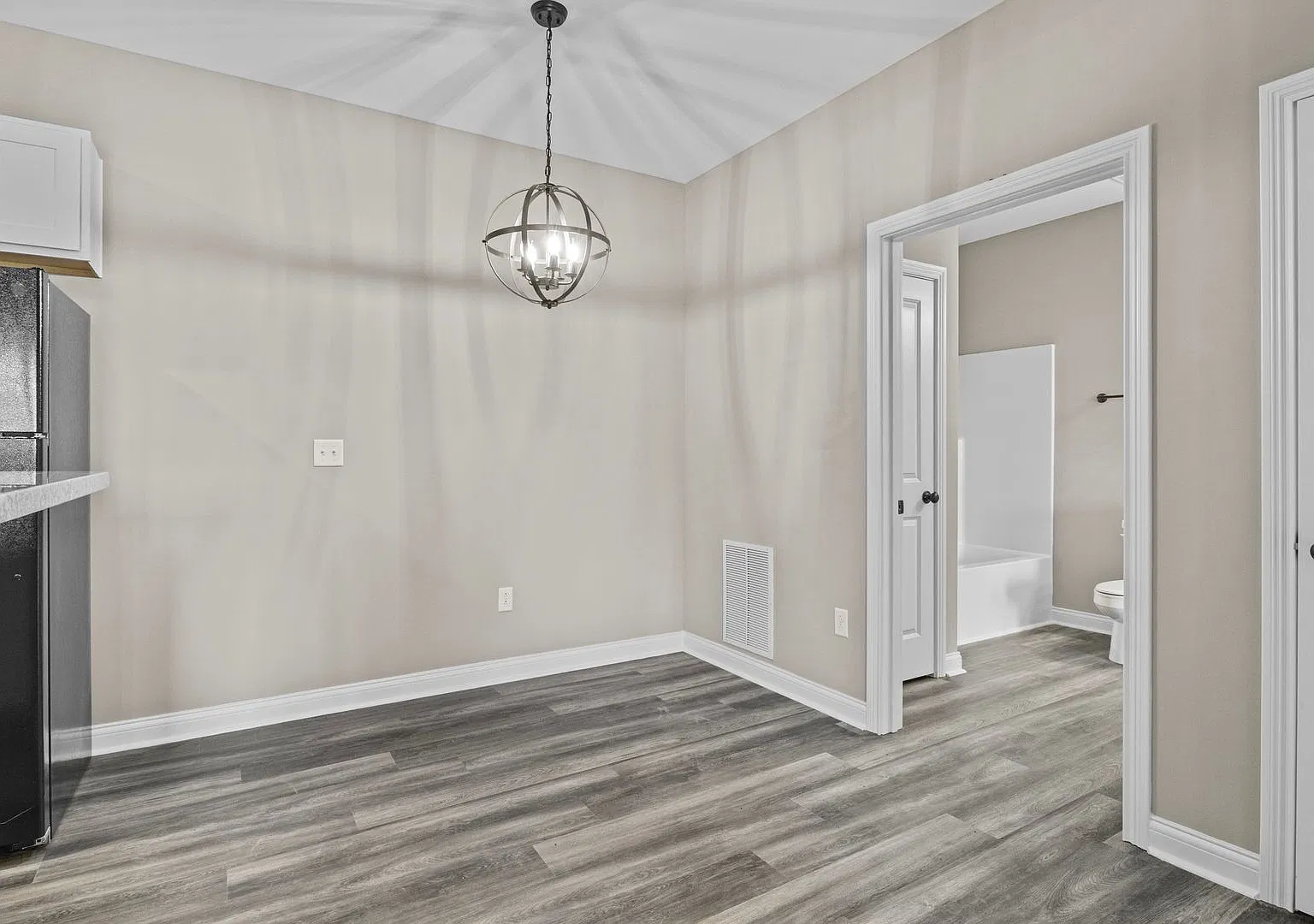 1040 Coachman Drive — Photo 2