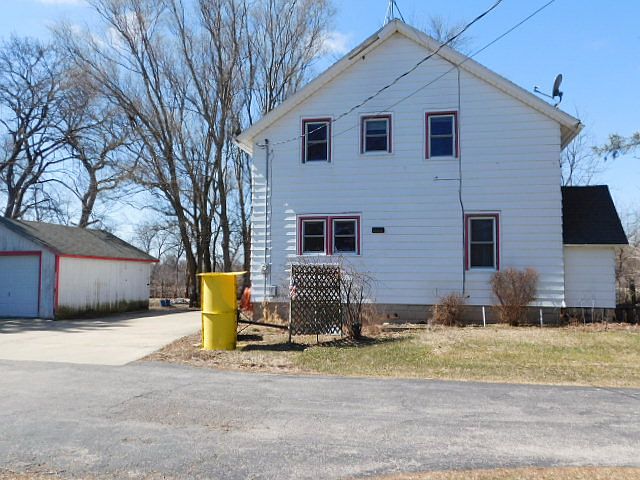 2nd image of 7221 Spring St