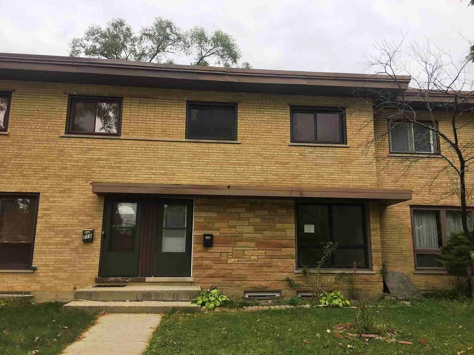 220 E Highland Ave photo 1