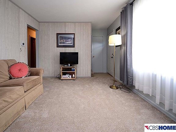 4th image of 5066 S 48th St