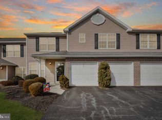 152 Merlin Dr, Hummelstown, PA 17036