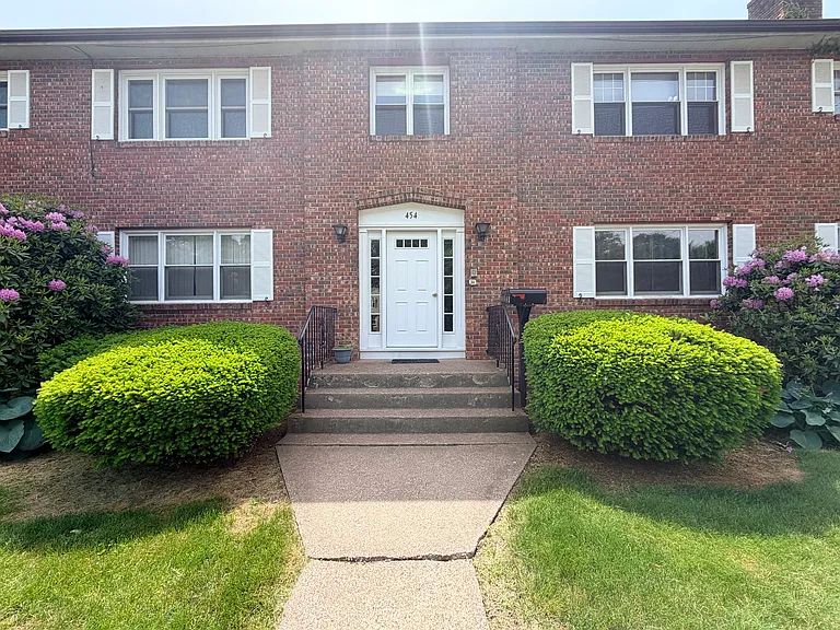 454 E Center St #4 — Photo 1