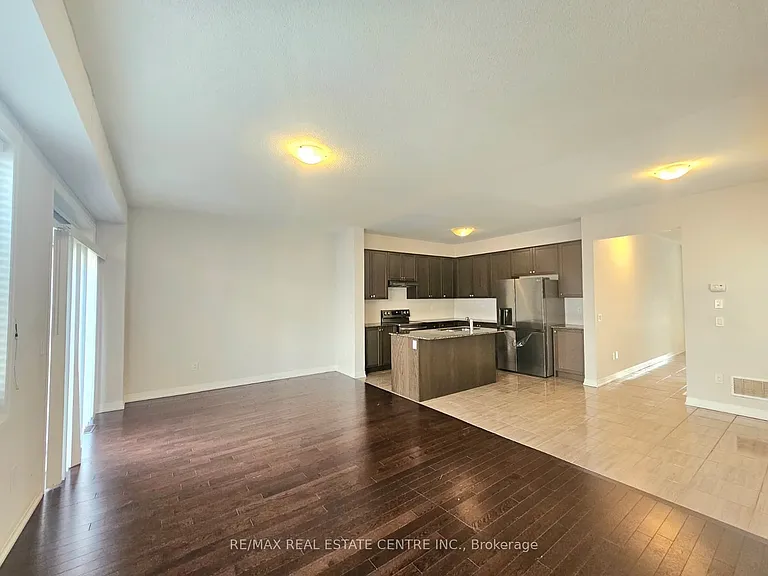 109 Freedom Cres — Photo 5
