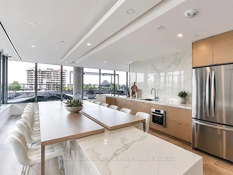 370 Martha St #212 — Photo 6
