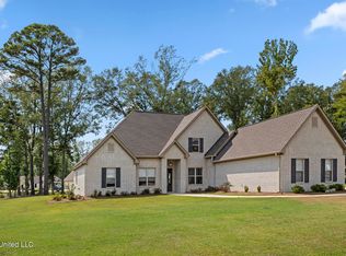 301 Leland Dr, Brandon, MS 39042