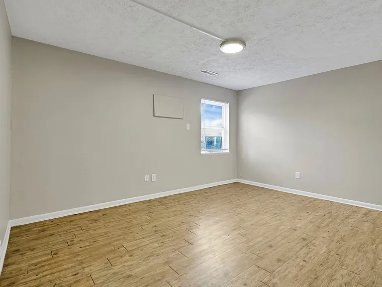 1581 E Mound St #3A — Photo 13