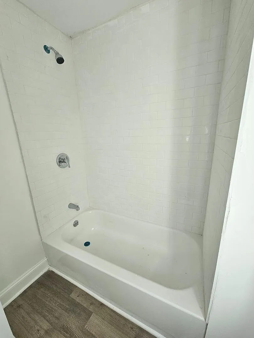 6412 Glenmore Ave - A - 6412 Glenmore Ave — Photo 2