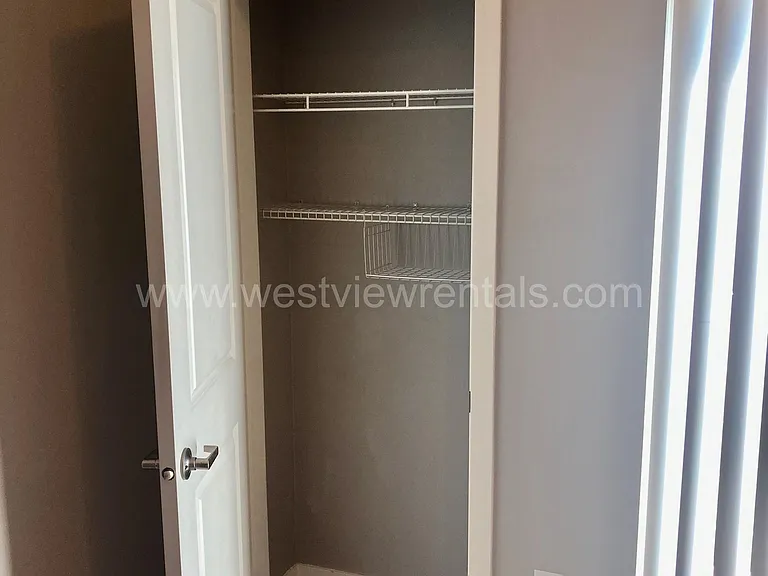 203 E Laurel St — Photo 268