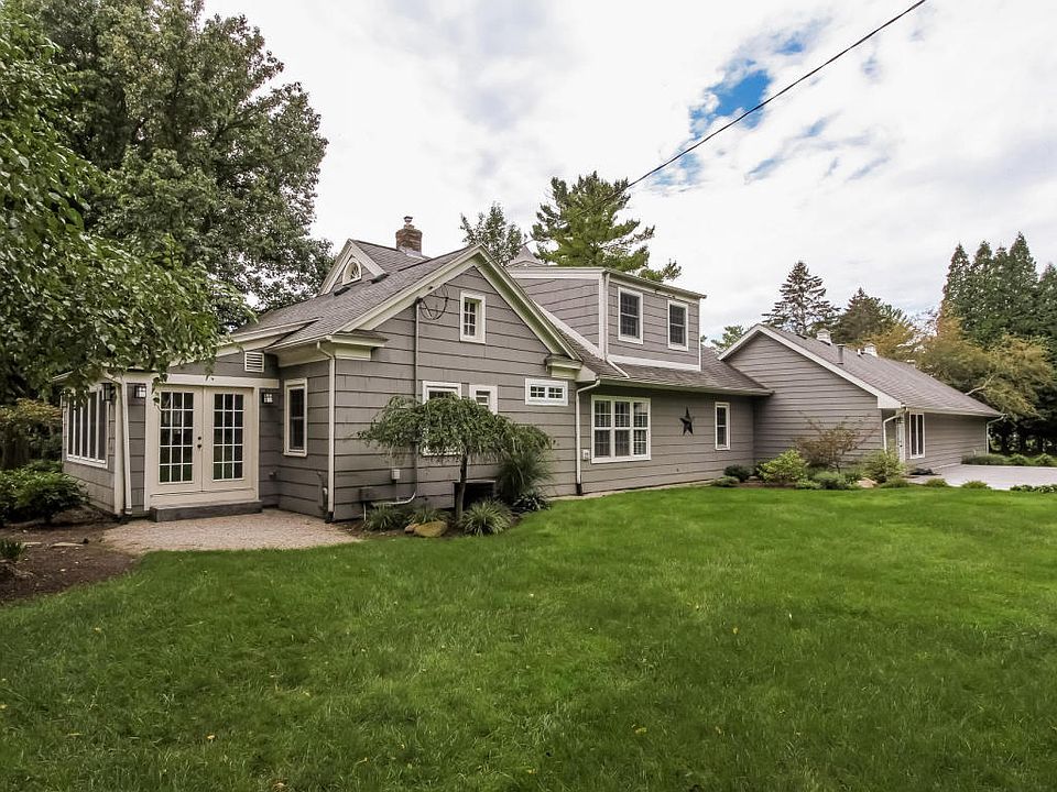 2nd image of 2465 Thornapple River Dr SE
