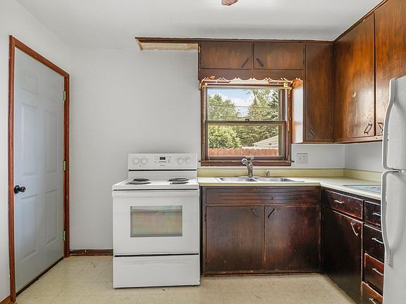 5th image of 1122-1124 N Oakhill Ave