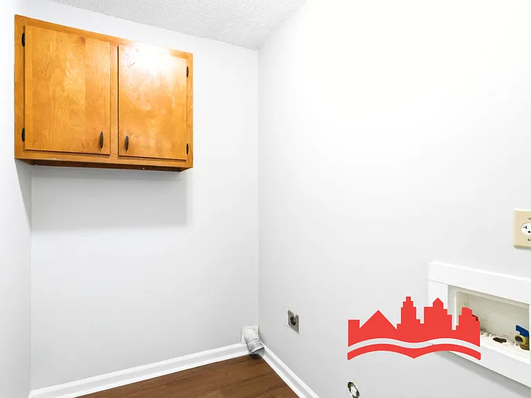 3063 Mary Elizabeth Dr — Photo 16