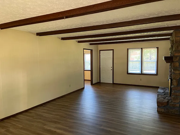 2935 S Roanoke Ave — Photo 7