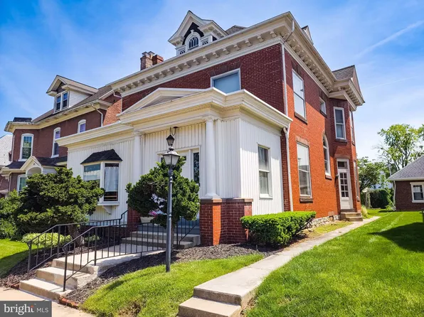 206 E Main St, Palmyra, PA 17078