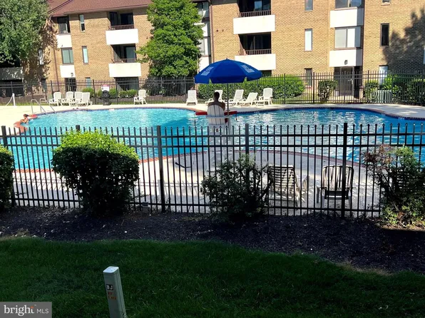 527 Florida Ave APT 103, Herndon, VA 20170