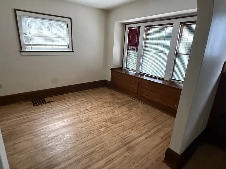 1149 Brown St — Photo 13