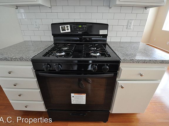 5th image of 14033 Bessemer St APT 203