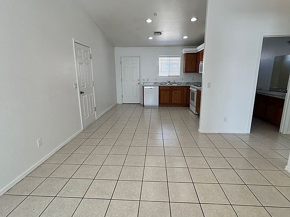4th image of 1767 Magnolia Dr