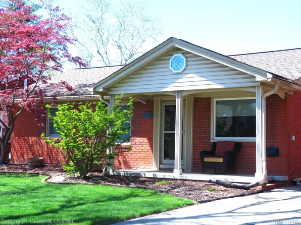2032 Edgewood St, Dearborn, MI 48124