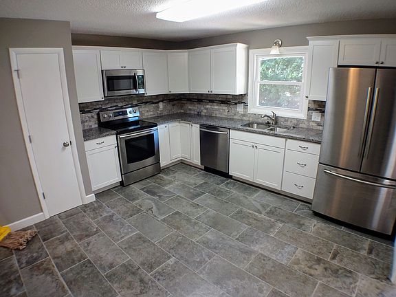 5th image of 1608 Chickees St