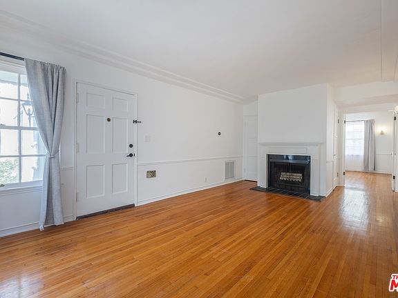 4th image of 532 N Sycamore Ave #A