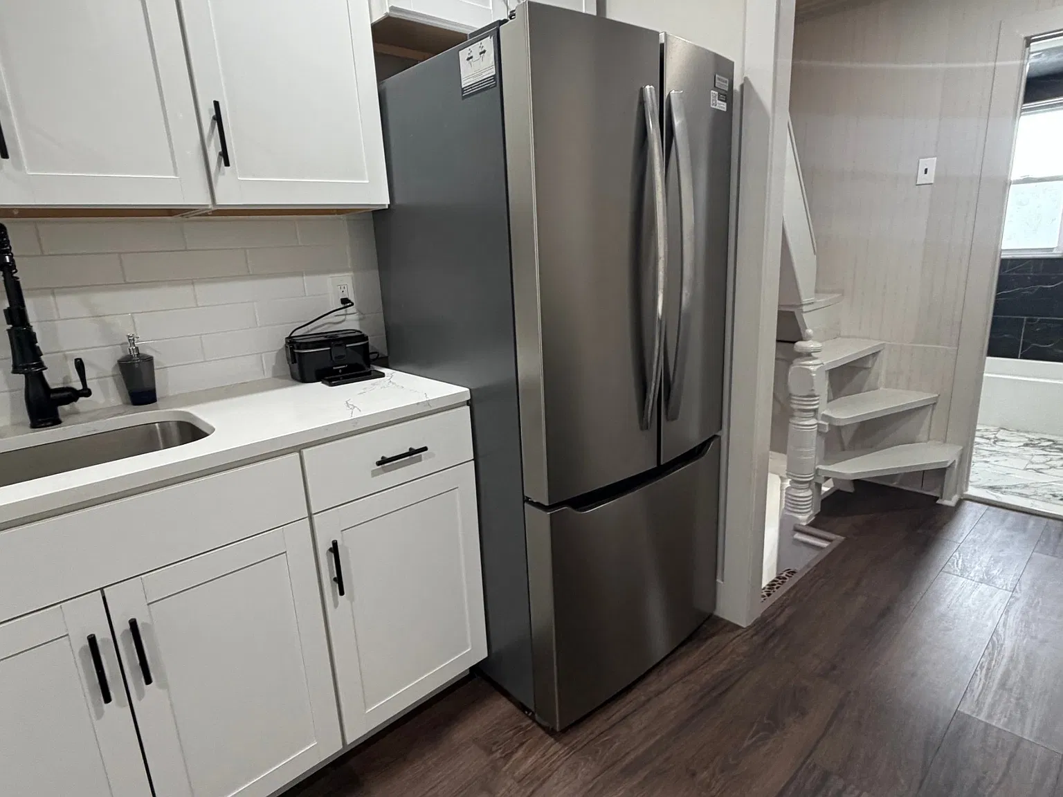 2 bed, 1000 sqft, $2,200 — Photo 3