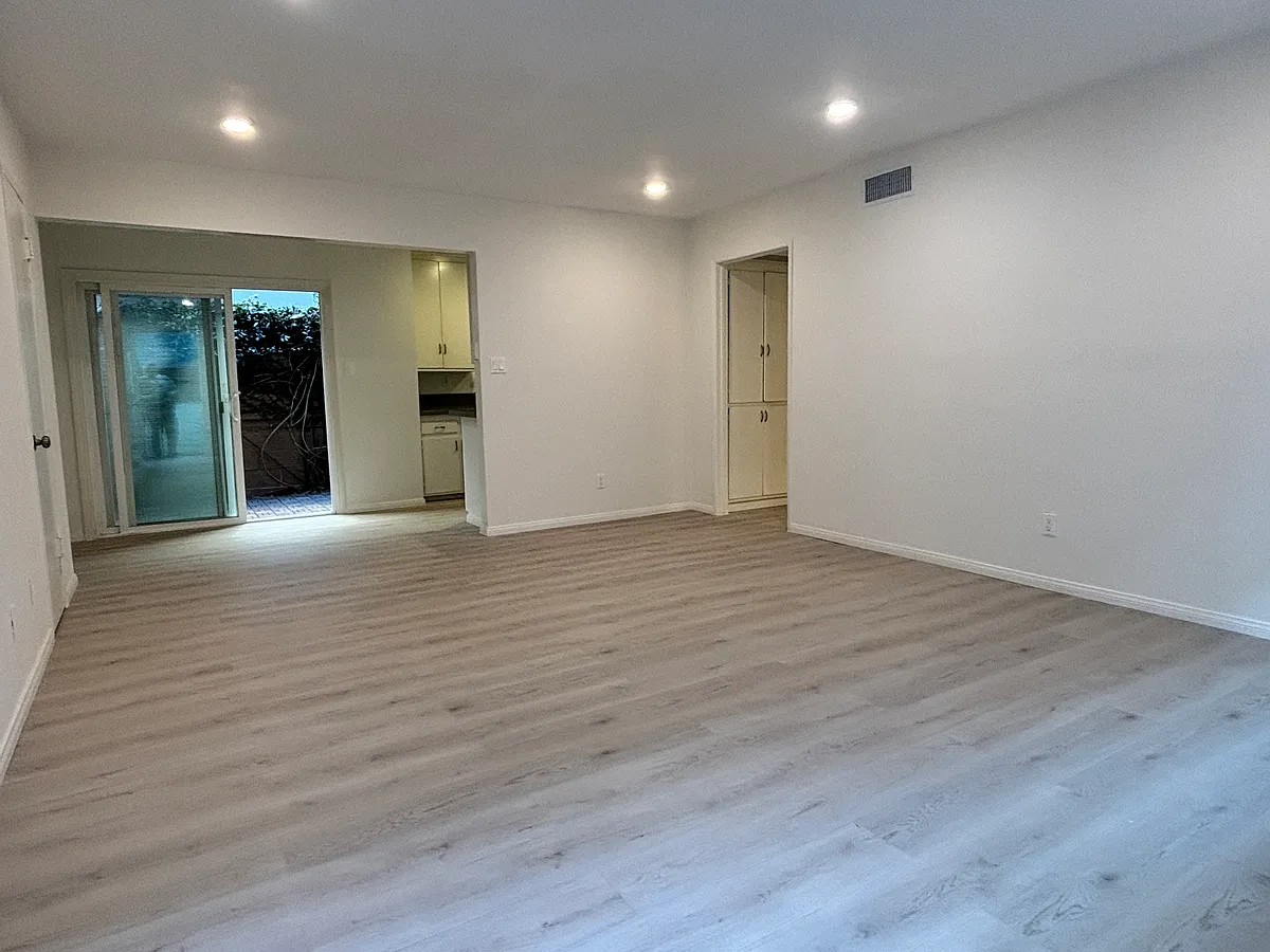 Building Photo - 548 Vernon Ave #2