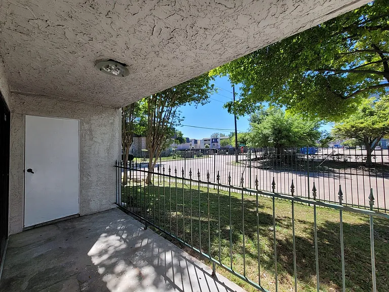 2814 S Bartell Dr #10 — Photo 16