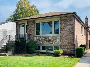 10153 S Tripp Ave, Oak Lawn, IL 60453