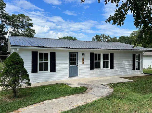 573 Dixie Airport Rd, Madison Heights, VA 24572