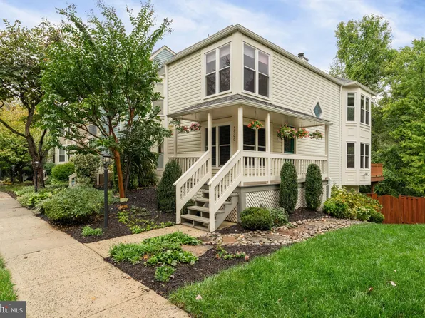 5900 Saint Giles Way, Alexandria, VA 22315