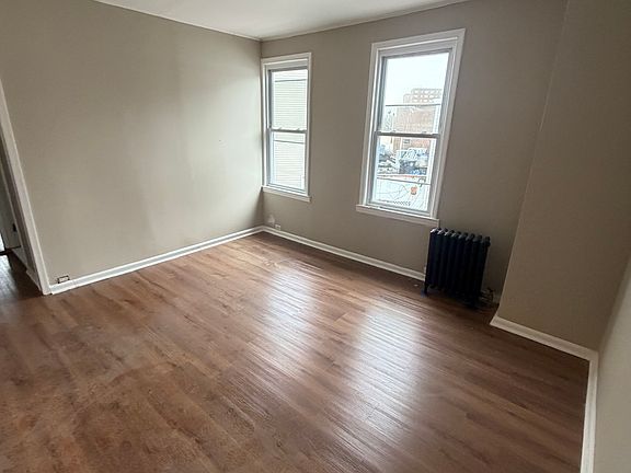2nd image of 17 Maple Ave APT 2