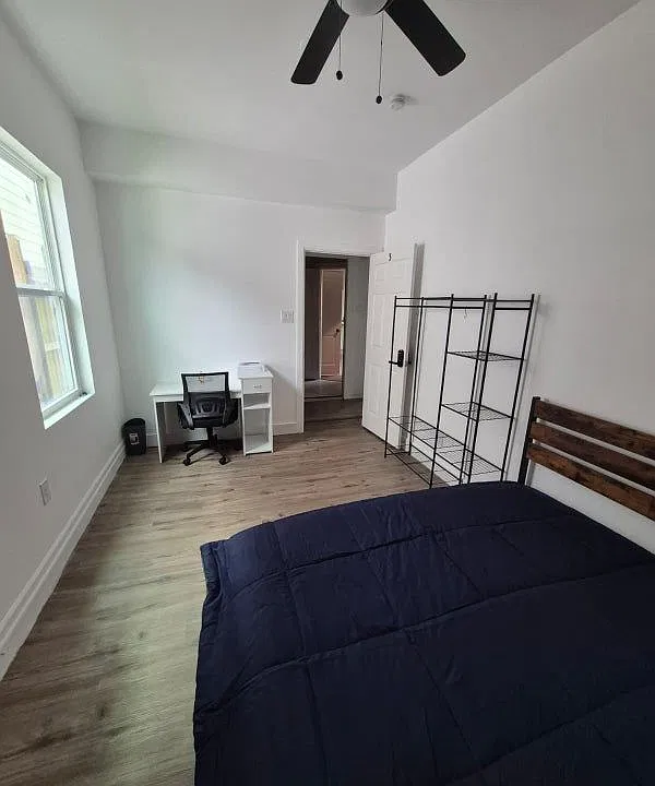 1 bed, 1.0 bath, $700