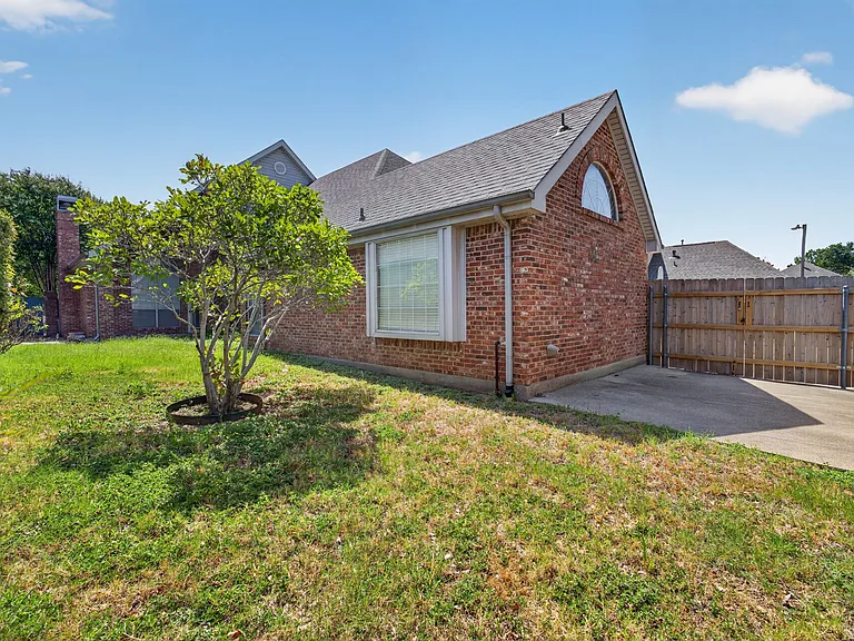 1037 McCoy Dr — Photo 21