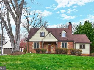 6586 Braddock Rd, Alexandria, VA 22312