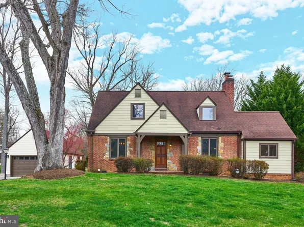 6586 Braddock Rd, Alexandria, VA 22312