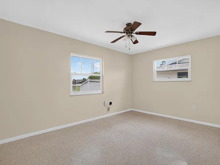 705 Thunderbird Ave — Photo 22