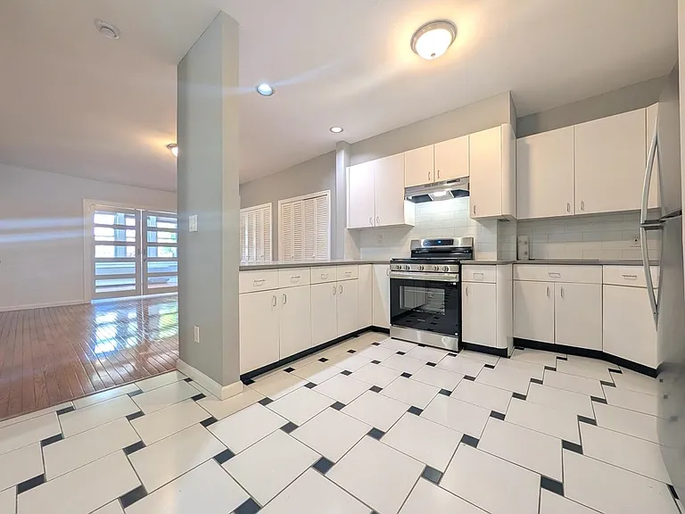 69 Beacon Ave #2 — Photo 14