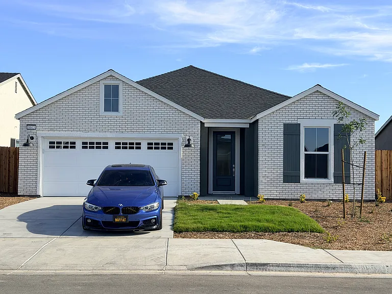 Caragh Lake Ave — Photo 9
