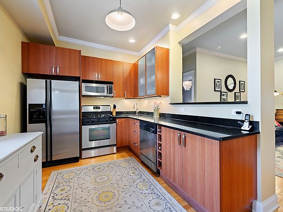 5th image of 4446 N Beacon St APT 1