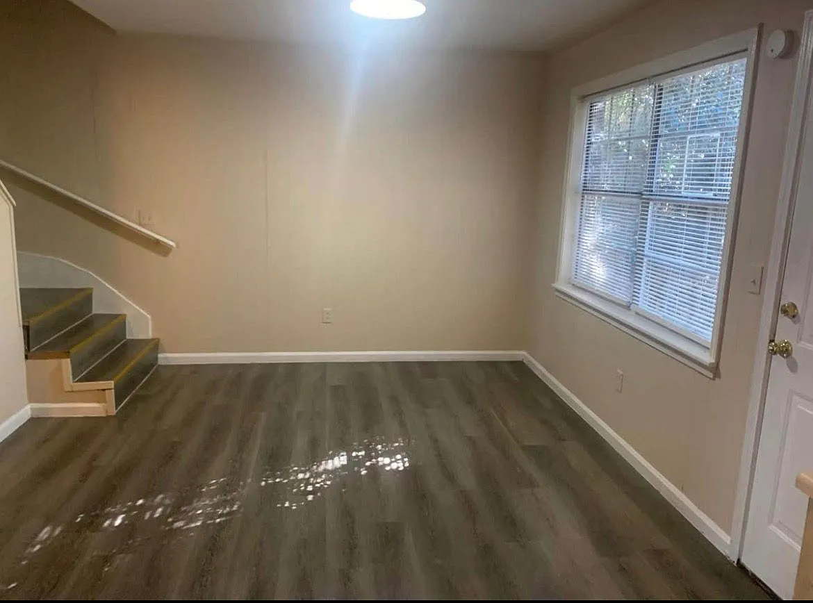 Building Photo - 3228 Westbrook Dr #D